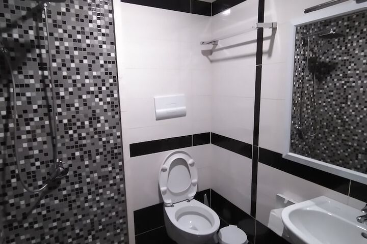 Room 10 of 15