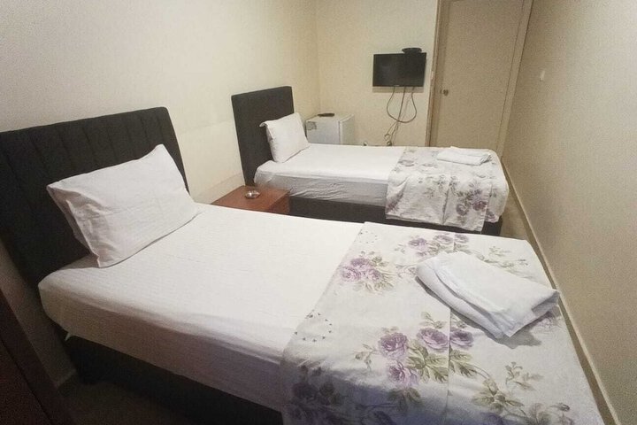Room 32 of 42