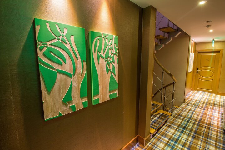 Ballroom/Hall 32 of 35