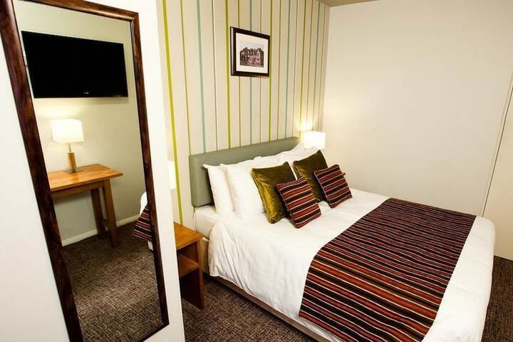 Room 10 of 40