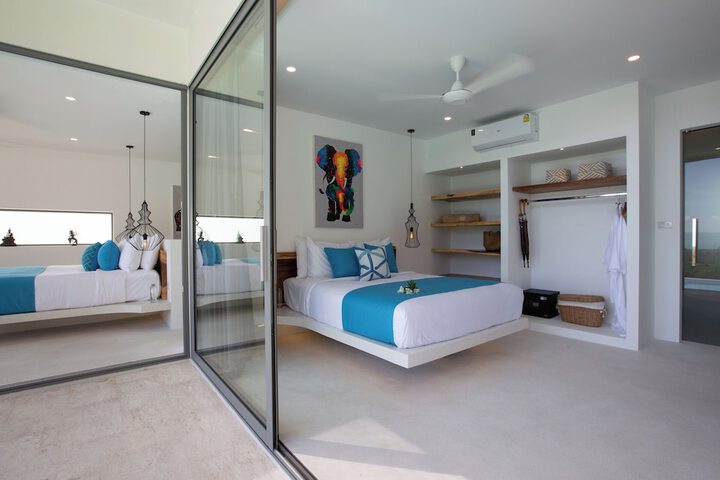 Room 83 of 261