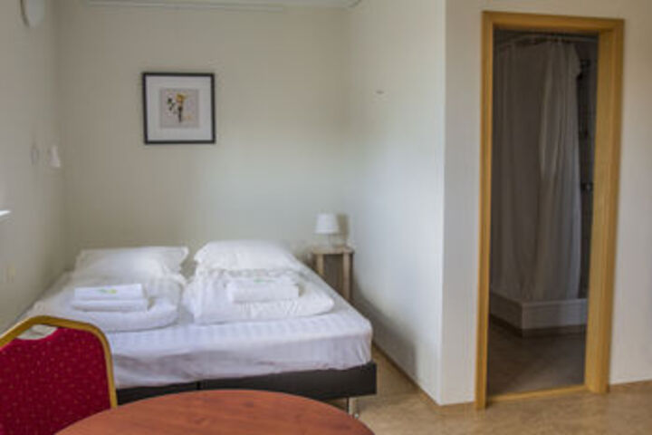 Room 9 of 19