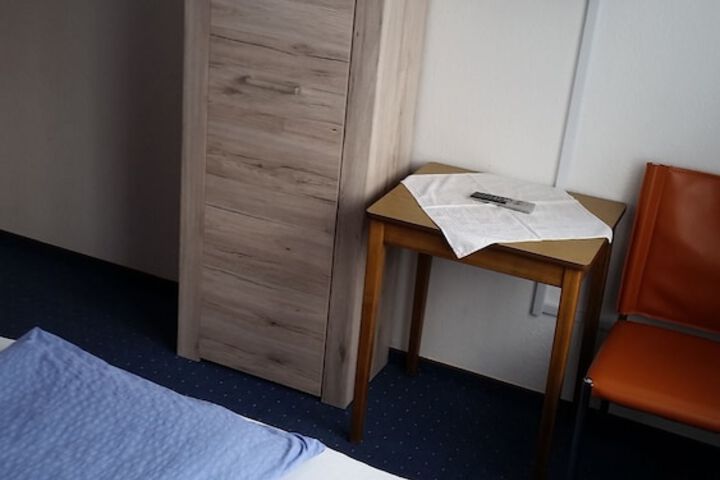 Room 21 of 32