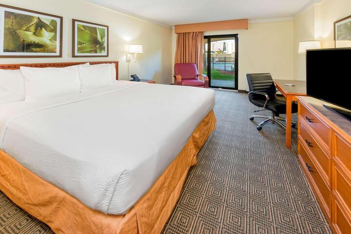 2 Double Beds (2 of 7)