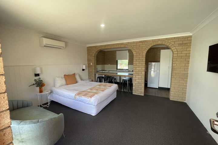 Room 13 of 31