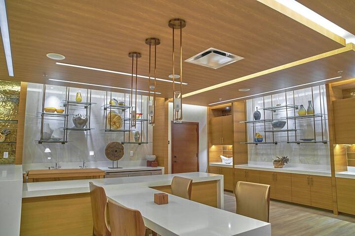 Meeting facility