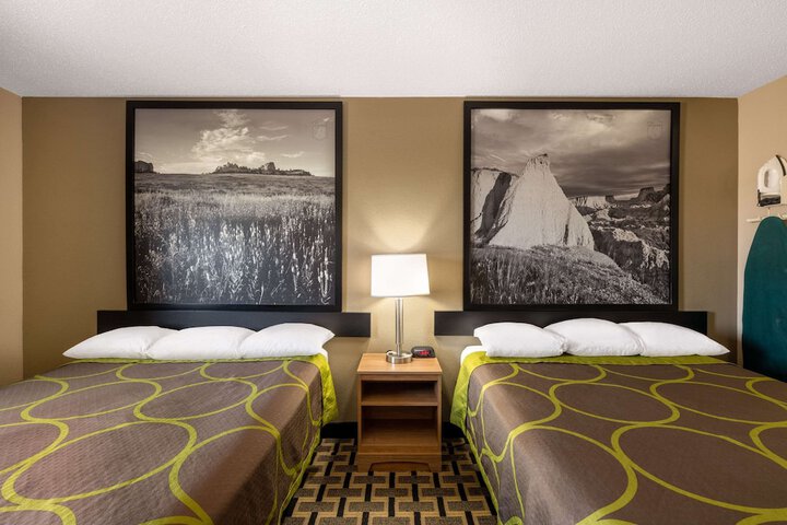 Room 34 of 62