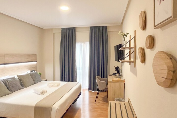 Room 5 of 18