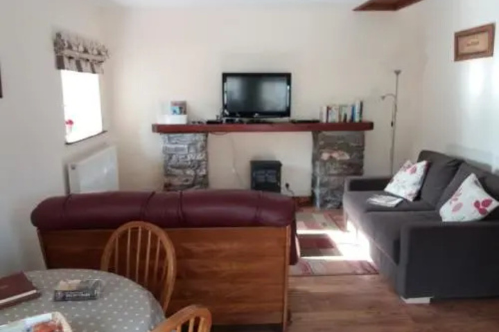 Room 2 of 7