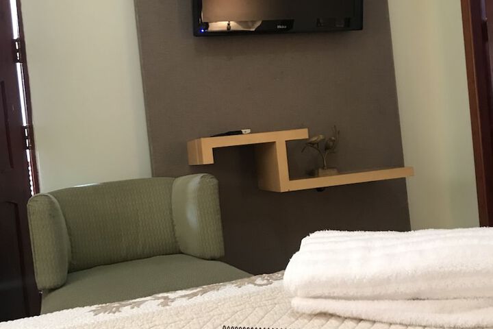 Room 8 of 29