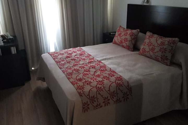 Room 22 of 37