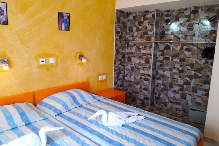 Room 9 of 53