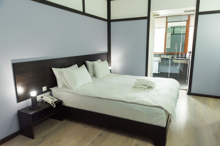 Room 15 of 62