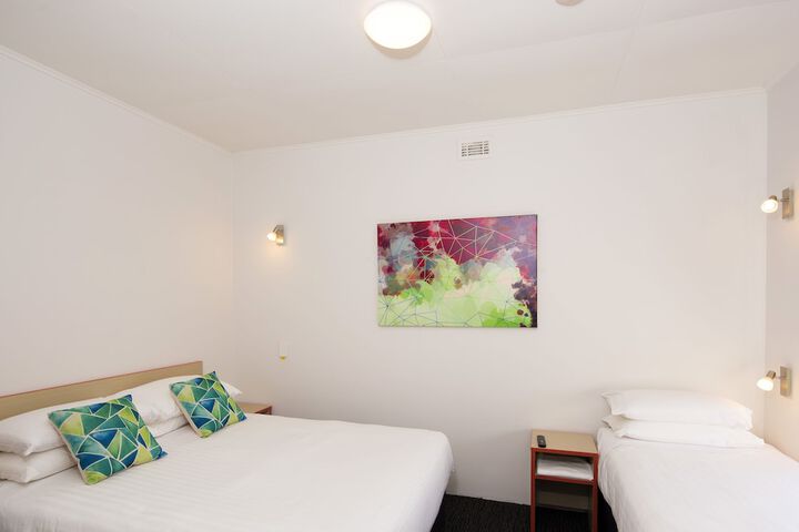 Room 5 of 28