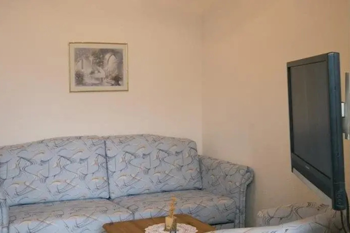 Room 2 of 16