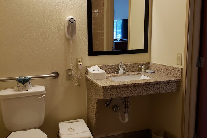 Bathroom sink