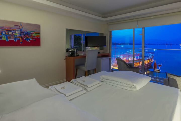 Room 21 of 47
