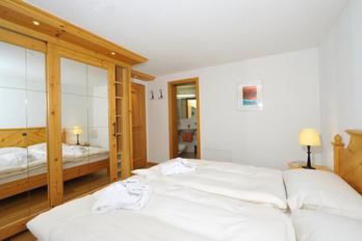 Room 35 of 73