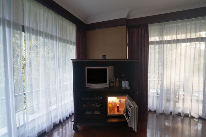 Room 9 of 38