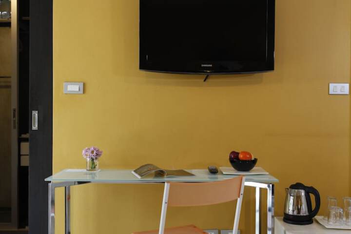 Room 7 of 28