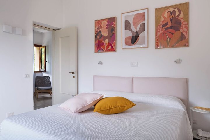 Room 5 of 28