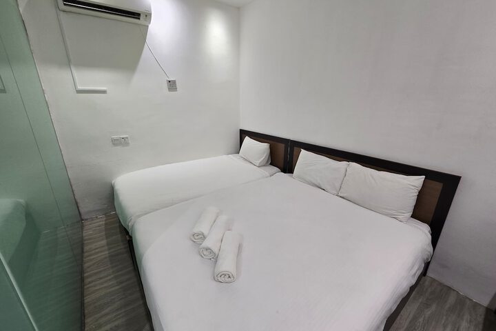 Room 9 of 27
