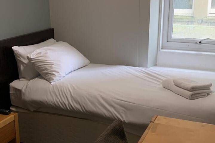 Room 12 of 74