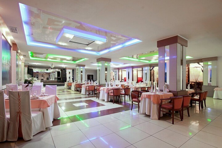 Dining 59 of 78
