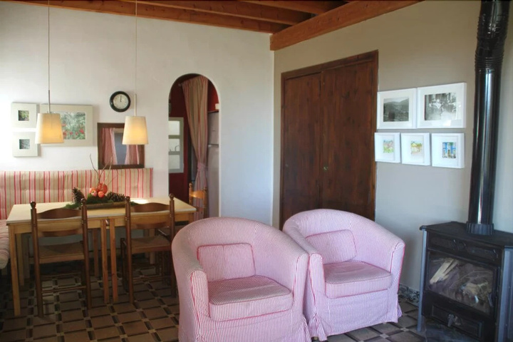 Room 2 of 16