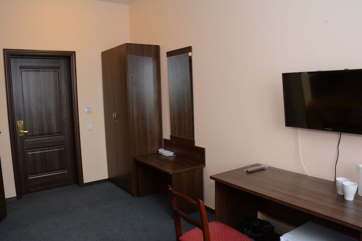 Room 9 of 23