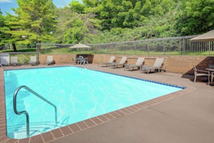 Pool 52 of 96