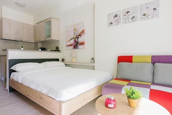 Modern Athens Studio by Cloudkeys