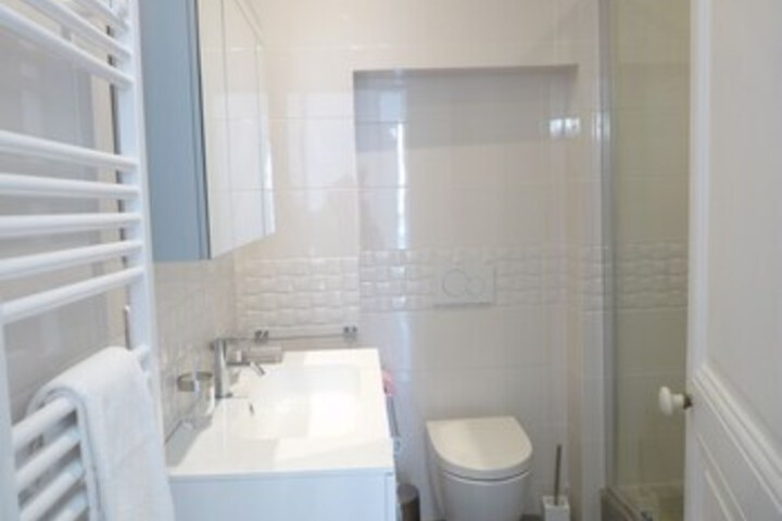 Room 4 of 23