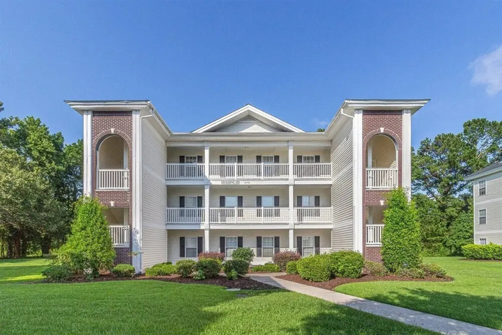 Photo of Fairways 10-f