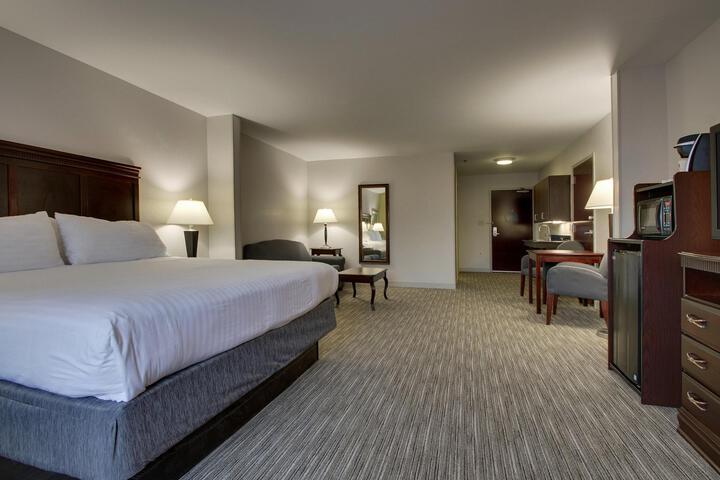 Standard Room, King or Two Doubles (3 of 3)