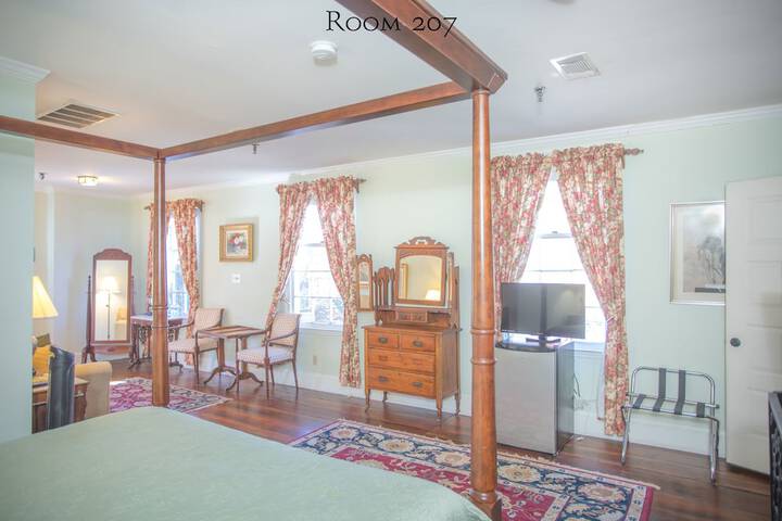Room 12 of 170