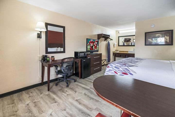 ADA Accessible Queen Bed (9 of 13)