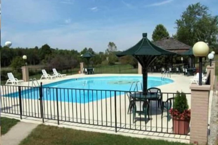 Pool 11 of 17