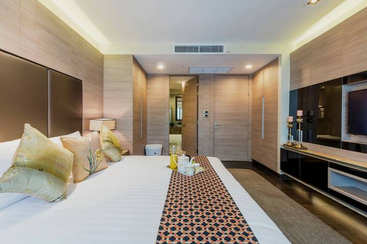 Room 10 of 31