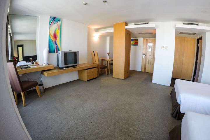 Room 11 of 101