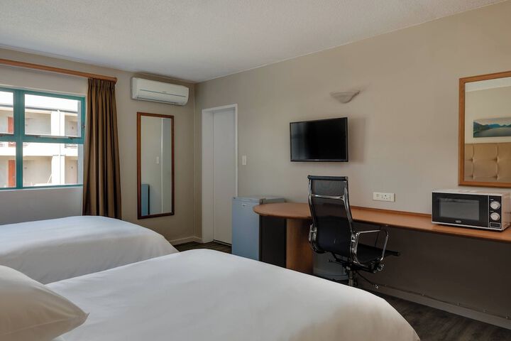 Room 14 of 36