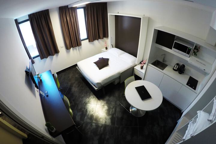 Room 6 of 40