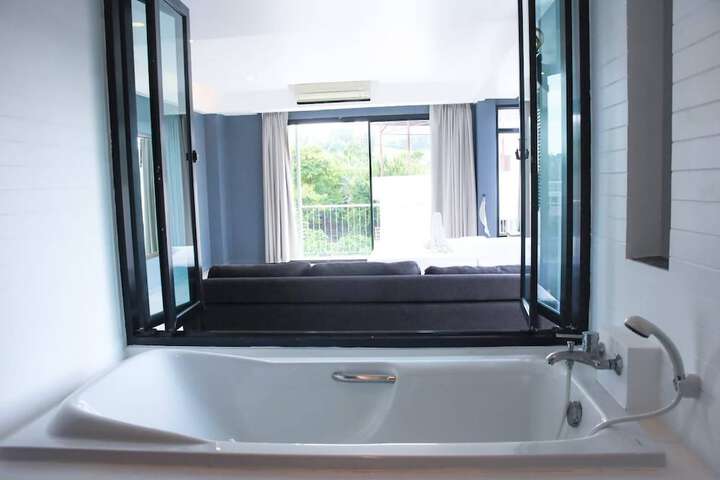 Room 20 of 35