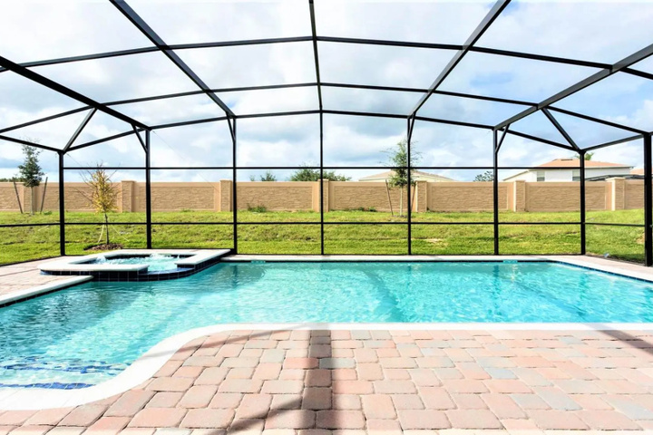 Pool 10 of 21