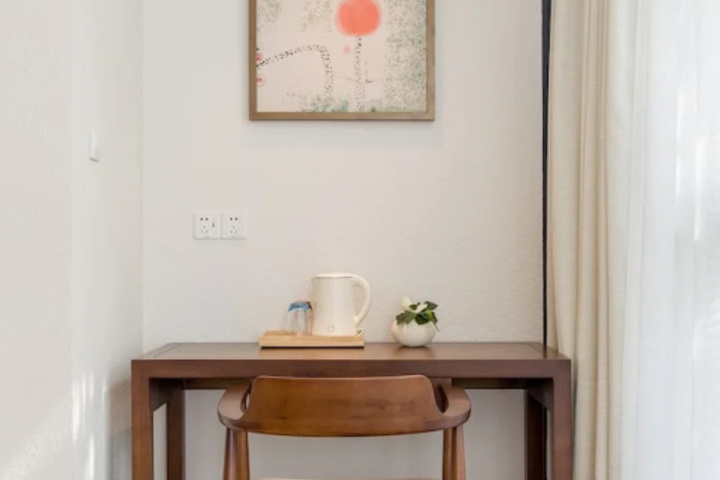 Room 13 of 17