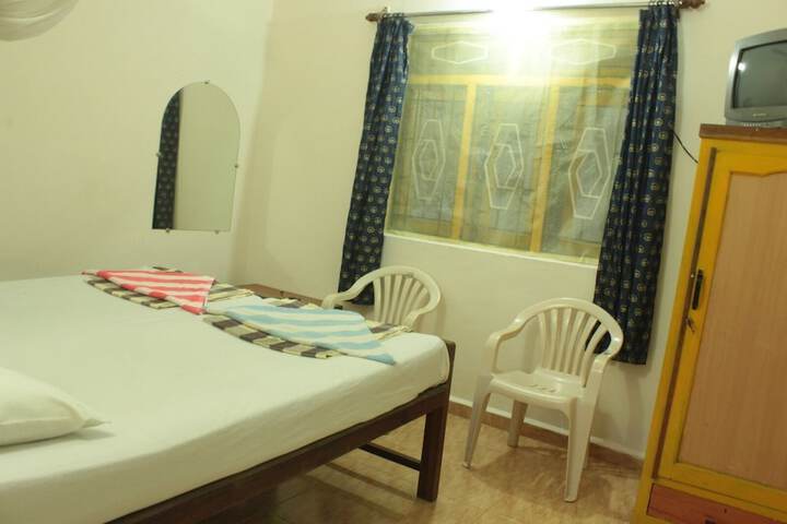 Room 7 of 25