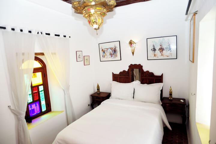 Room 4 of 34