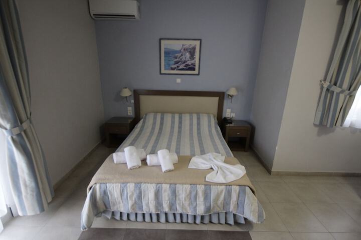 Room 10 of 70