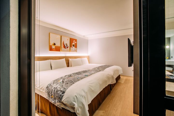 Room 63 of 210