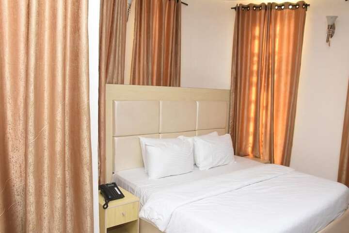 Room 4 of 19